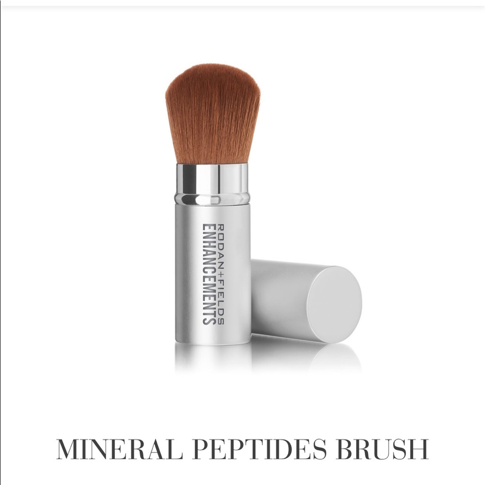 NIB Rodan + Fields Retractable Brush